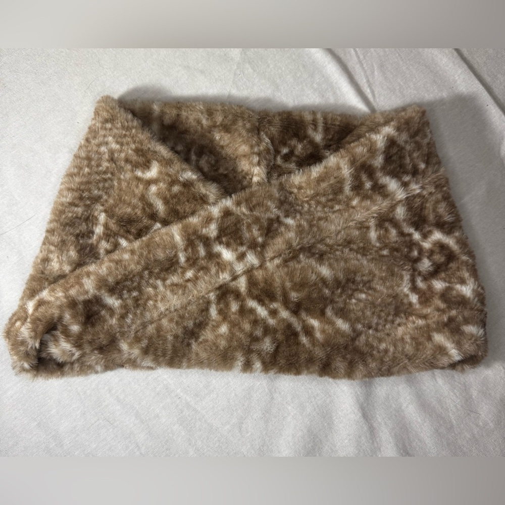 Nadine West Faux Fur Shawl Wrap OS NWT